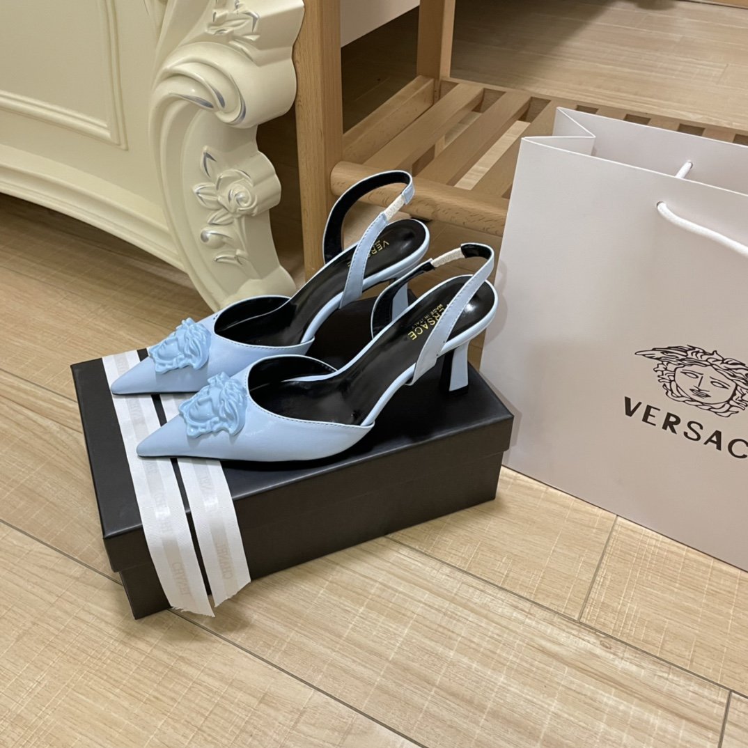 Versace 2022 special counter launched VR Queen Medusa series - Noore ...